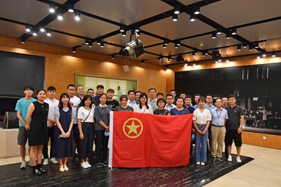 人藝名家當(dāng)導(dǎo)游 &ldquo;一棵菜&rdquo;里有乾坤--資劃所組織開展團(tuán)員青年文化交流活動